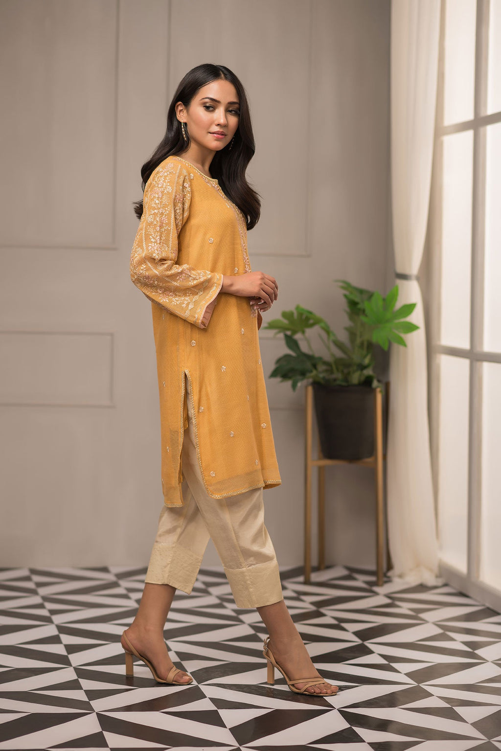 DA-1391 YELLOW EMBROIDERED KURTA