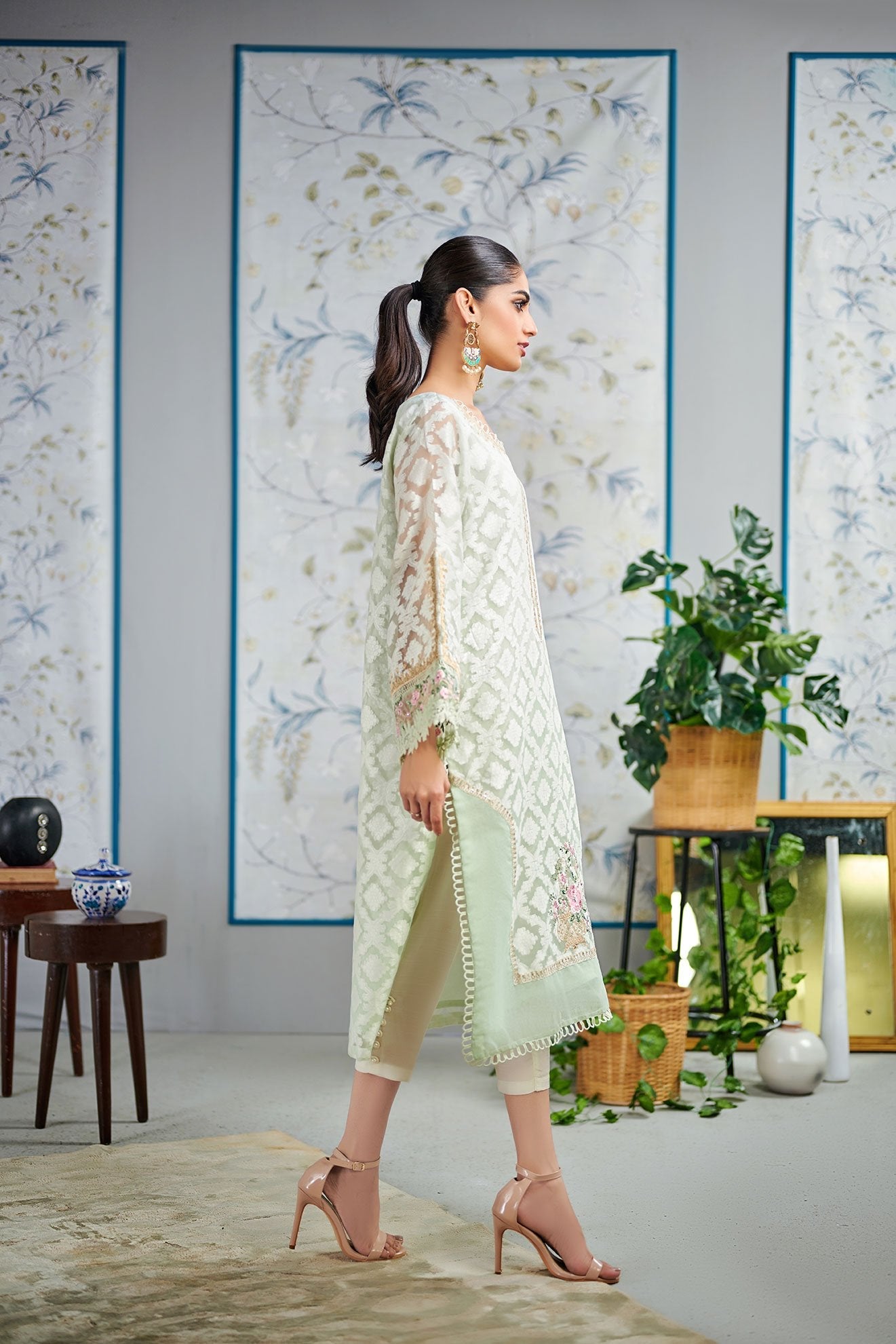 DA-1501 GREEN EMBROIDERED KURTA