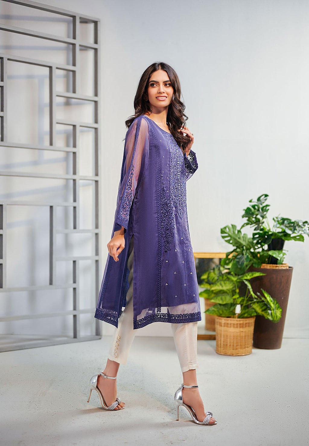 DA-1526 BLUE EMBROIDERED KURTA
