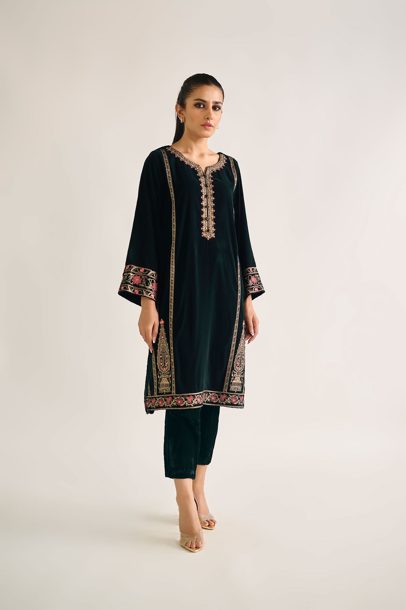 DA-1715 GREEN EMBROIDERED KURTA