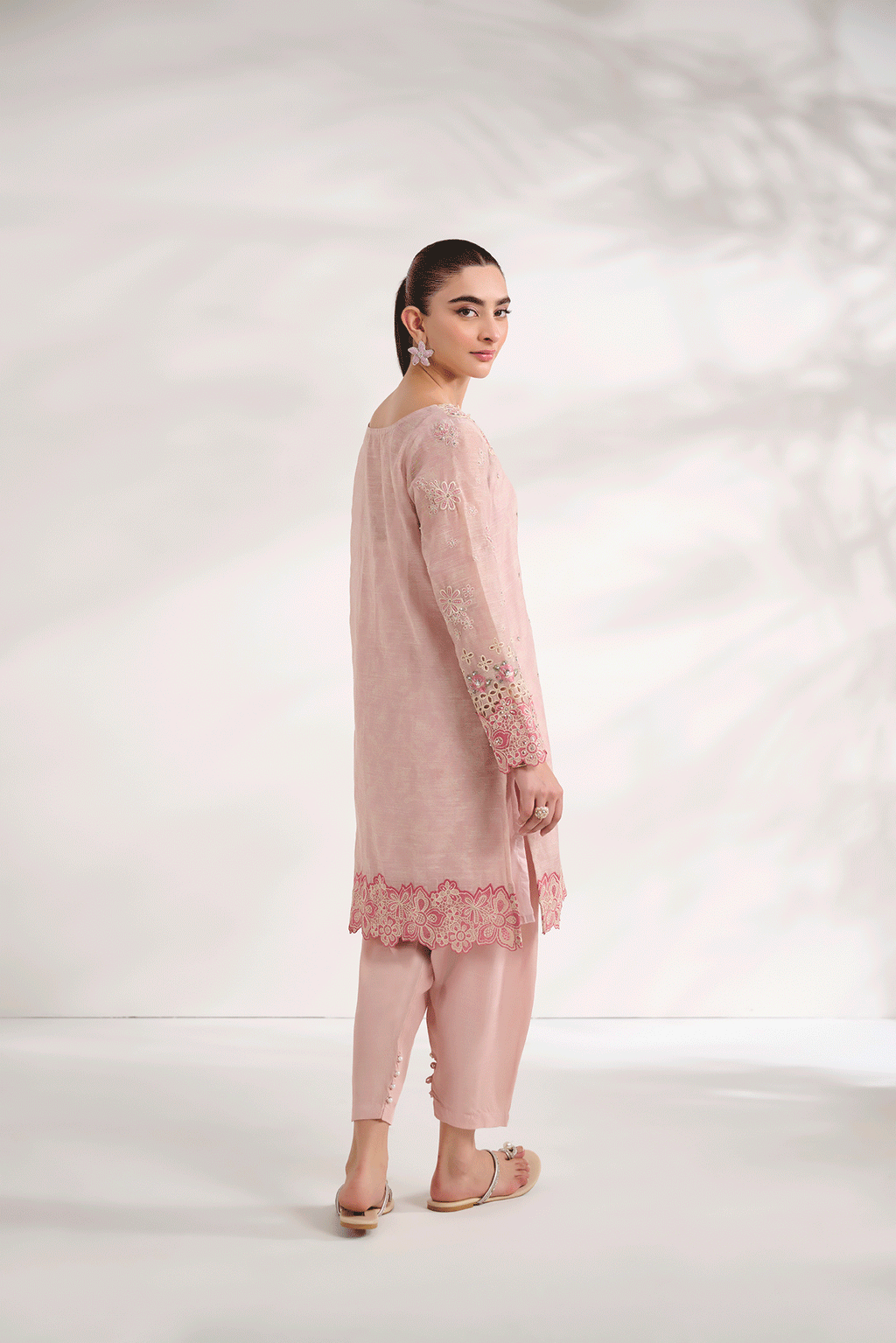 SS24DA-2591   L-PINK  2PCS  EMBROIDERED KURTA WITH TROUSER