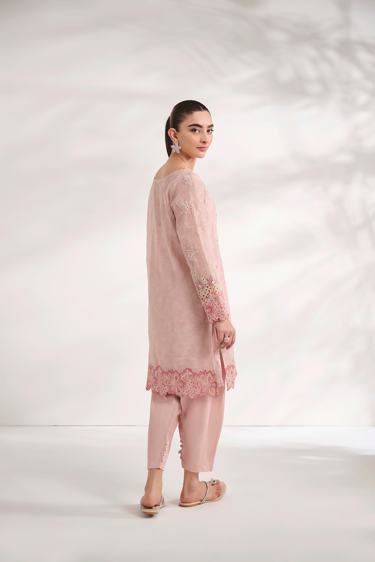 SS24DA-2591   L-PINK  2PCS  EMBROIDERED KURTA WITH TROUSER
