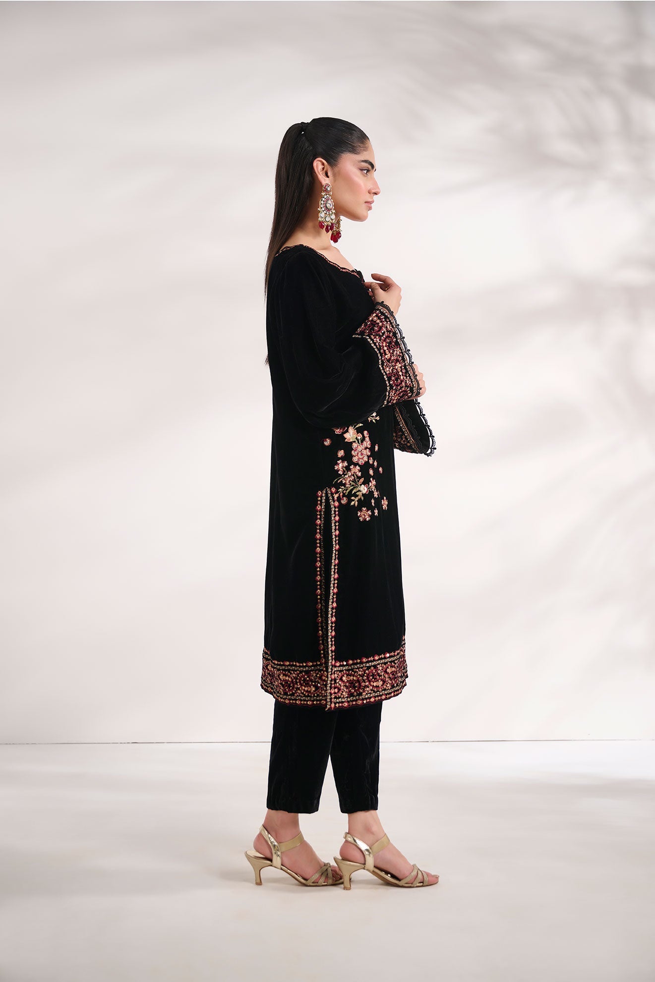 FW24DA-1894   BLACK  1PCS  EMBROIDERED KURTA