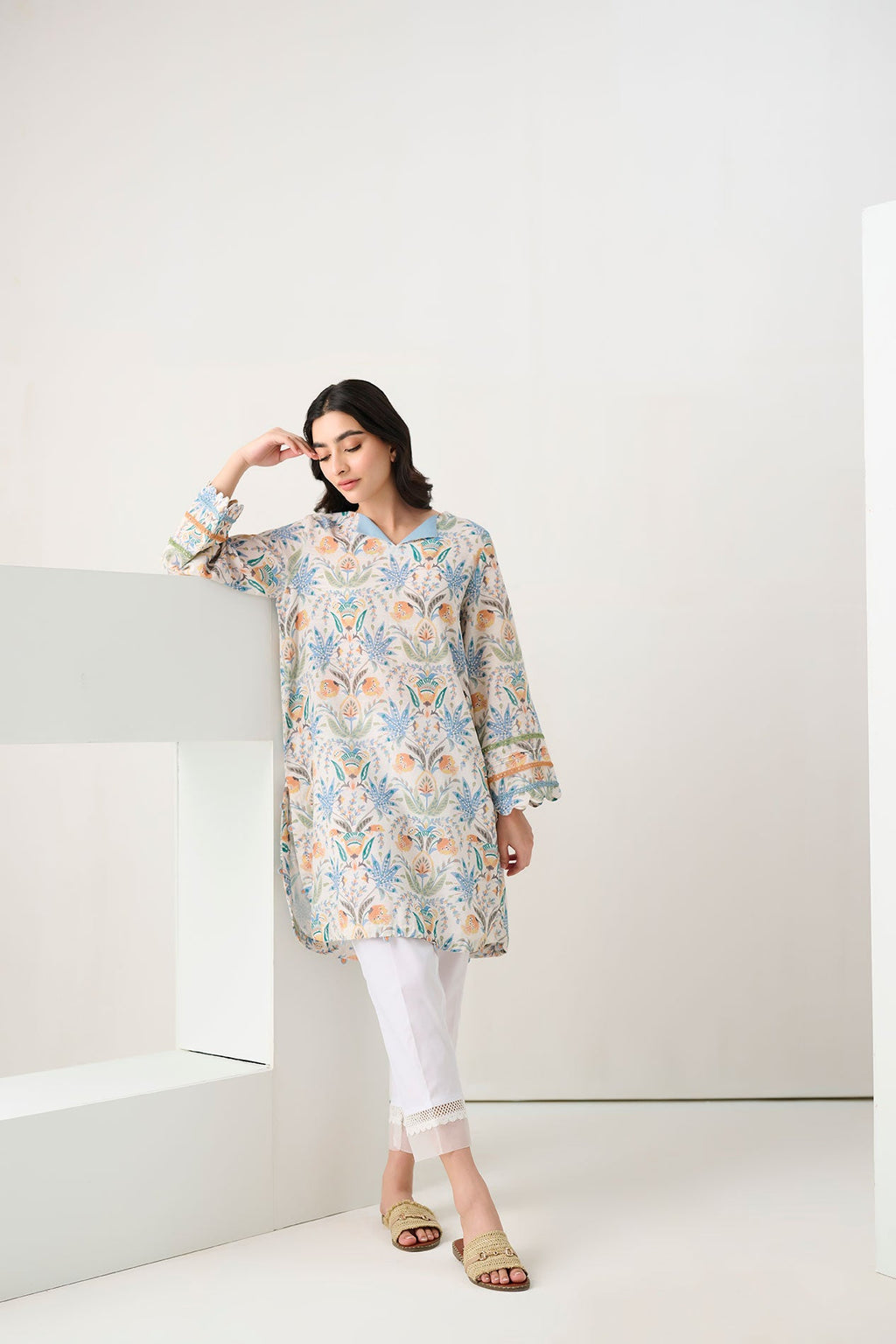 DC-0567 WHITE DIGITAL PRINTED KURTA